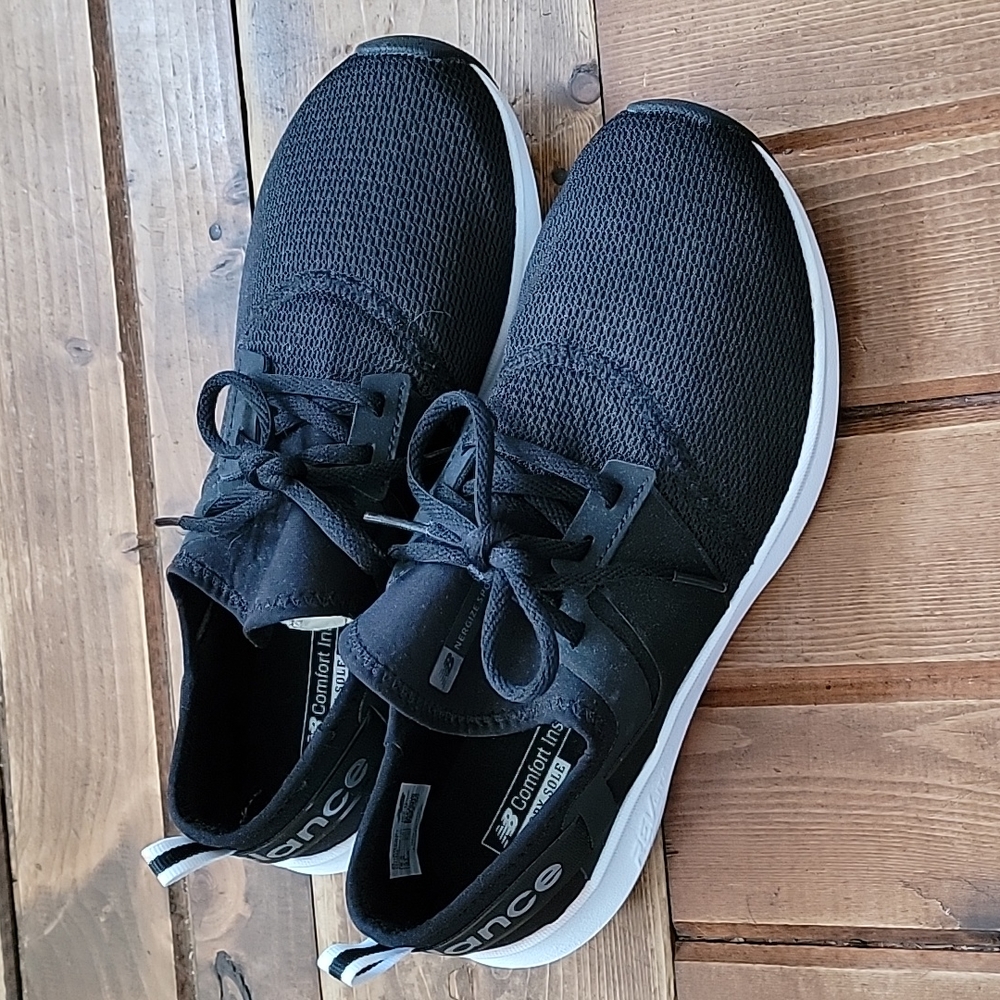 New Balance Women's Size 9.5 Nergize Sport v1 Sneakers
